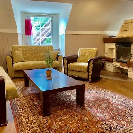 Luxury - Old Town By Rikas Apartment